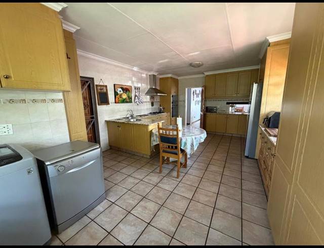 3 BEDROOM PROPERTY TO RENT IN DALPARK EXT 1